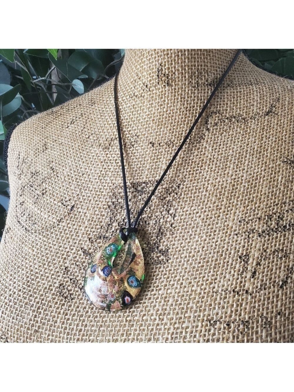 Multicolor Floral Drip Pendant Necklace